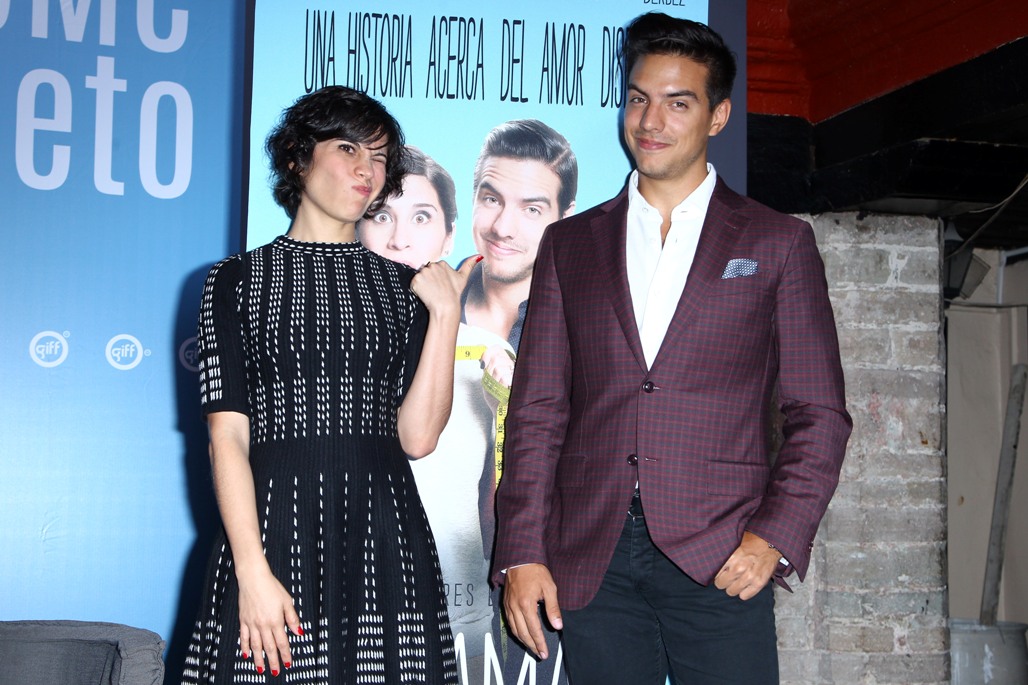 Ximena Ayala y Vadhir Derbez, protagonistas de 'El tamaño sí importa'. 