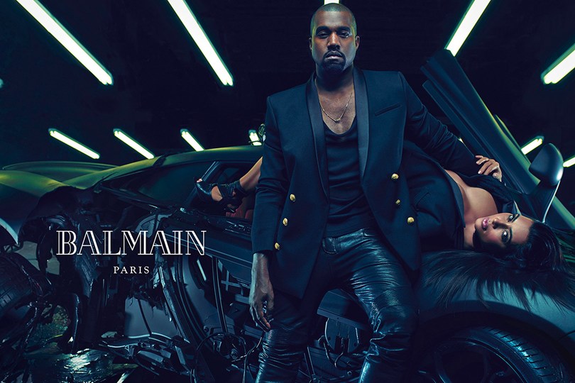 El cantante Kanye West estrenó su nuevo clip rodeado de celebridades.