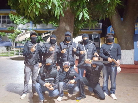 Un grupo armado conformado por vándalos y porros venden espacios dentro de la Facultad de de Medicina y Cirugía de la Universidad Autónoma Benito Juár