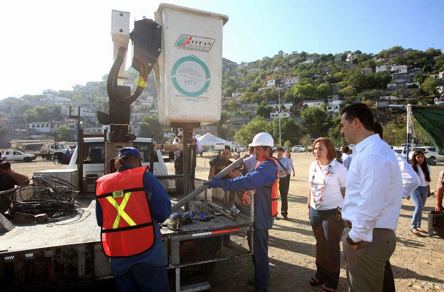 El objetivo es restablecer al menos 100 luminarias en 11 calles de siete colonias del sector. 