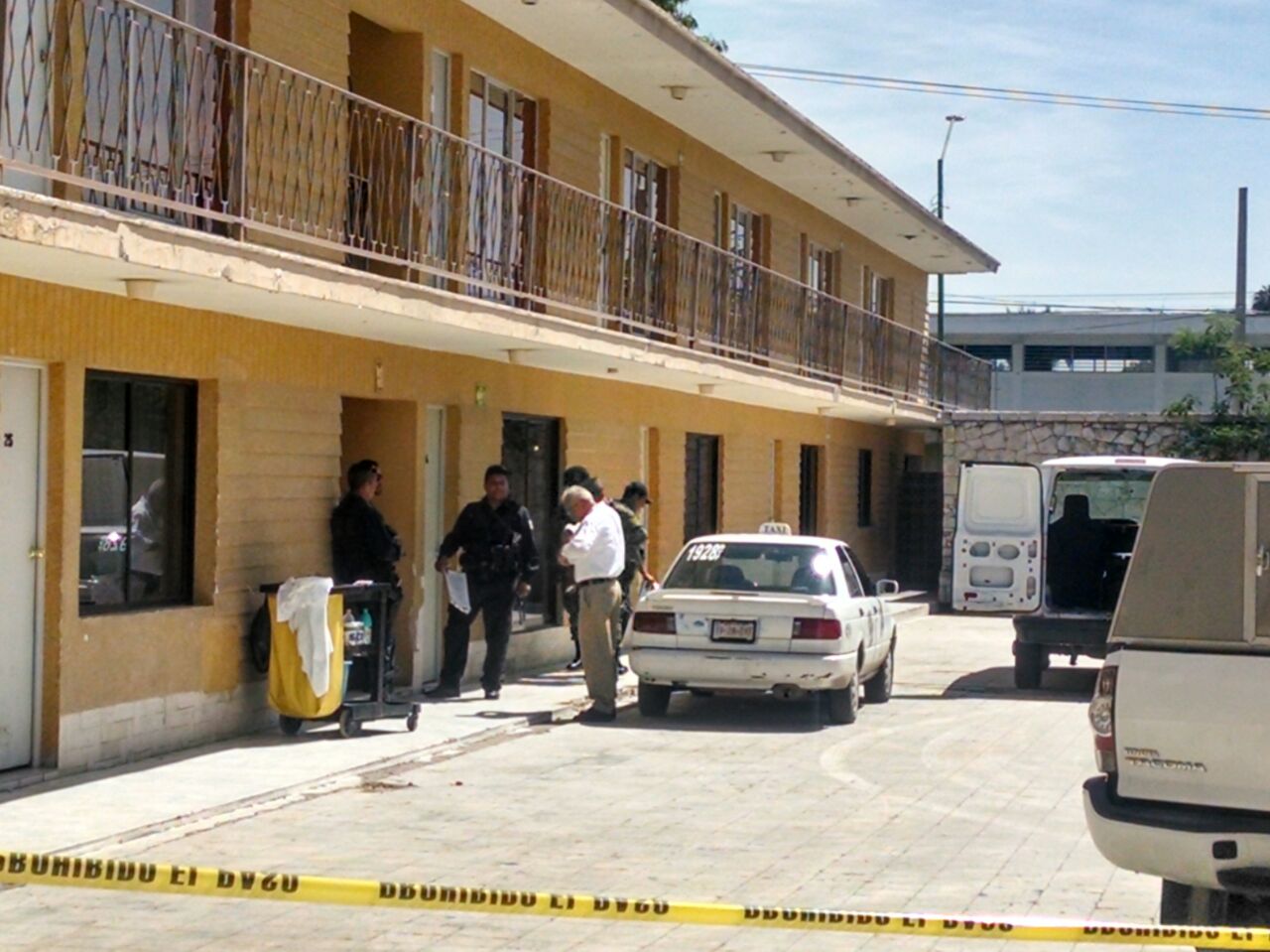 La racamarera del Hotel La Siesta en Durango, encontró sin vida a un huésped en su habitación.