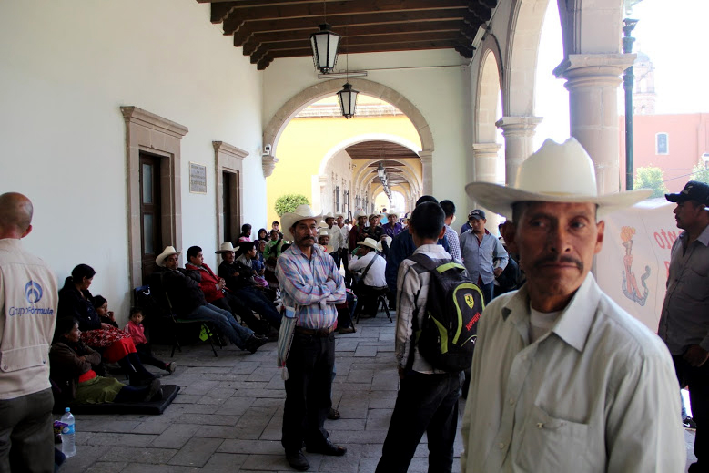 Productores del Mezquital se manifiestan en el Congreso de Durango. 