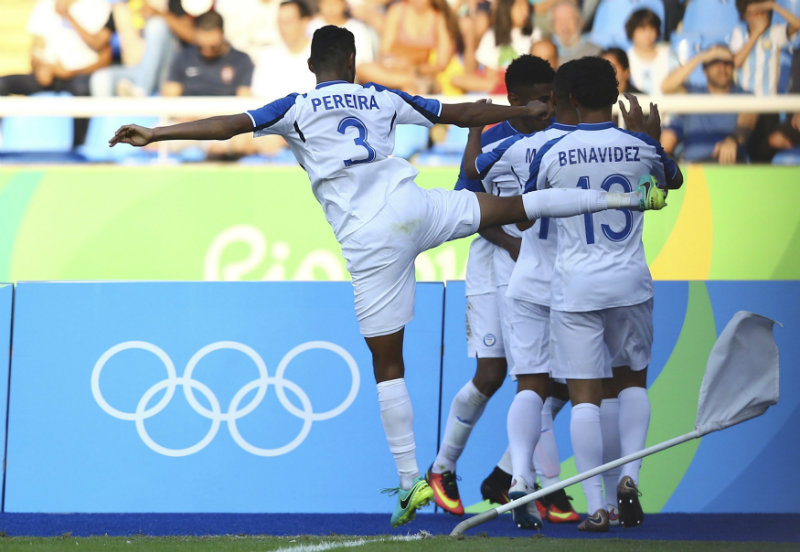 Honduras ganó 3-2 a Argelia 