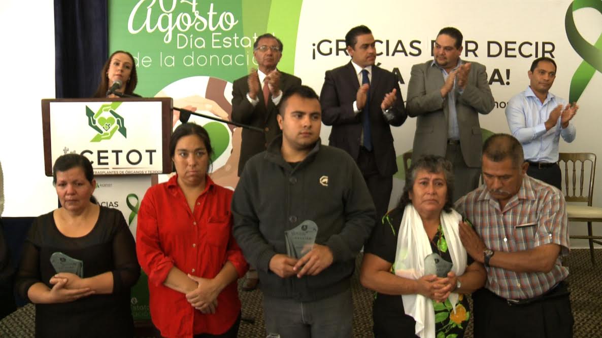 Hoy recibieron un reconocimiento las familias que durante el año pasado aceptaron donar los órganos de un ser querido.