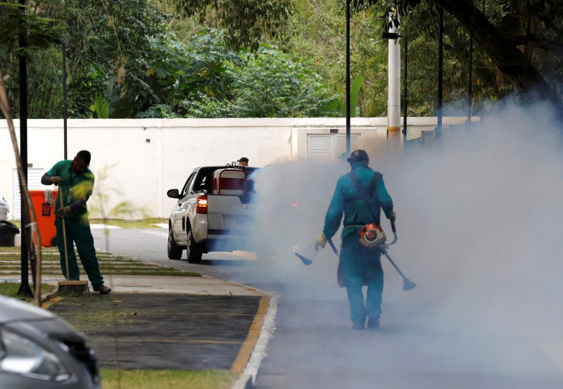 Fumigan instalaciones olímpicas 