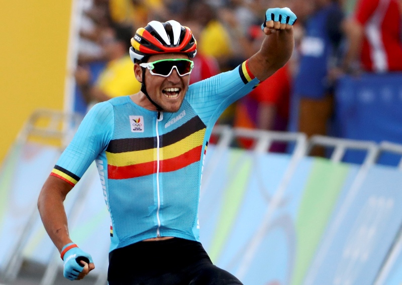 Greg van Avermaet, celebra tras cruzar la meta 