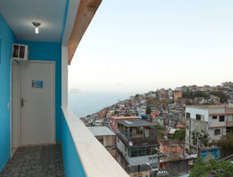 Conoce las favelas brasileñas de primera mano y hospedate en una en tu próximo viaje a Río de Janeiro. 