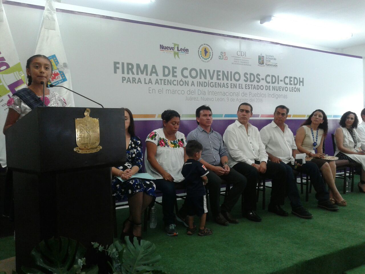 El evento estuvo aderezado por la presencia de integrantes de comunidades indígenas, con sus vestuarios típicos, música original, exposición de manufa