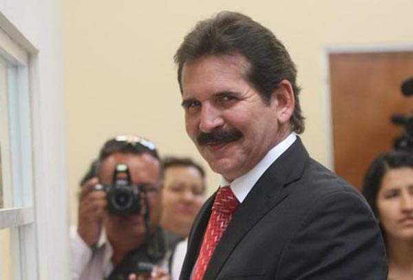 Ha sido legislador local y alcalde del municipio de García.