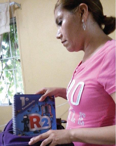 Guadalupe Ruiz afi rma que la educación de sus hijos es prioritaria.
