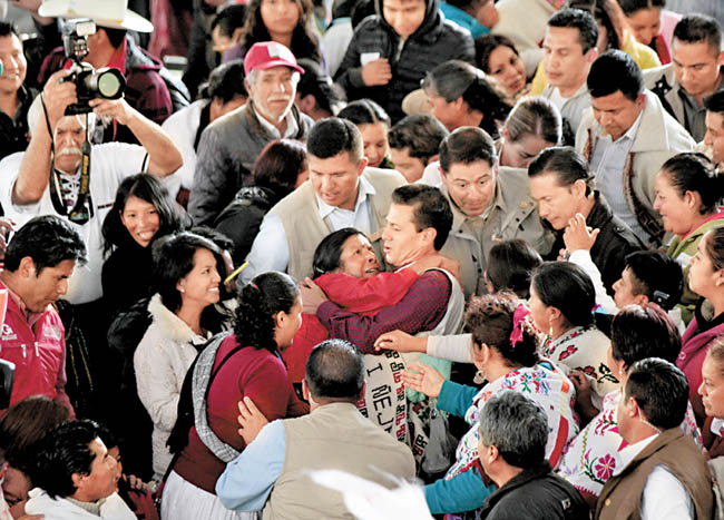 El Presidente visitó Huauchinango, Puebla, donde se reunió con vecinos.  
