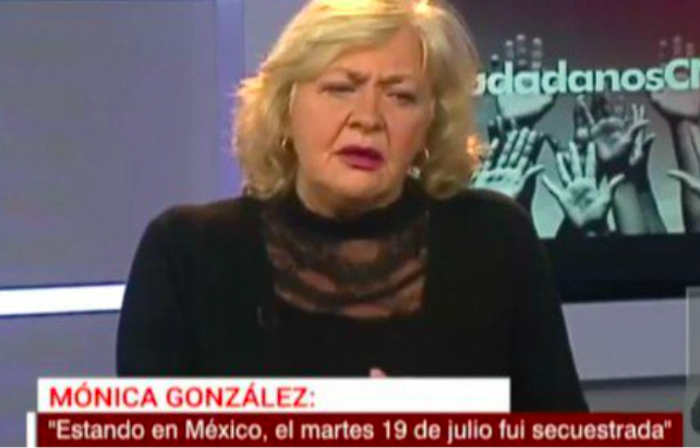 Las versiones de la periodista y la Procuraduría del estado no coinciden en si la periodista tuvo o no contacto físico con los delincuentes.