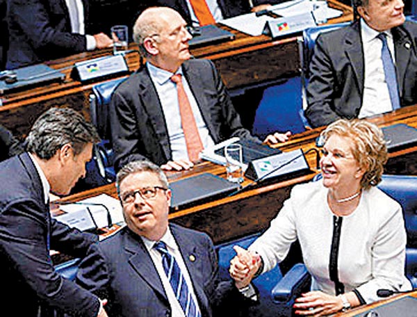 El Senado ratificó ir a juicio.