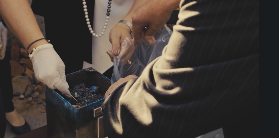Escena del trailer de The Exhumation que se exhibe en la galería Labor