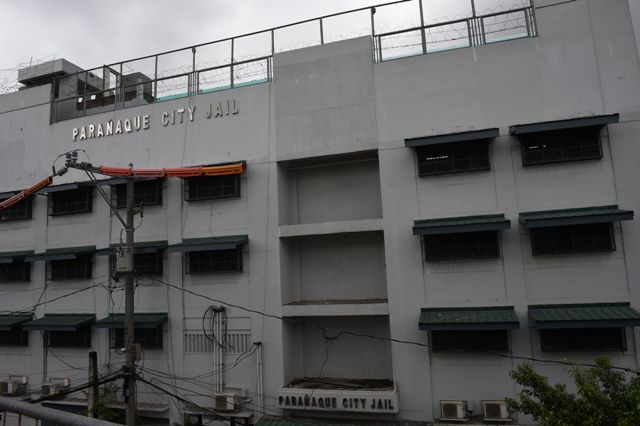 Una explosión en una cárcel de Filipinas dejó diez presos muertos e hirió al director del penal, informaron las autoridades.