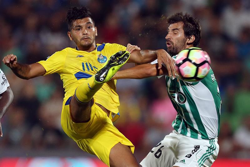 Jesús Manuel Corona inició la remontada del Porto ante Río Ave