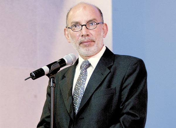 Luis Alfonso de Alba, representante mexicana ante el organismo.