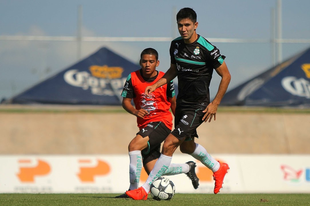 Santos Laguna está enfocado en obtener la victoria ante Chivas.