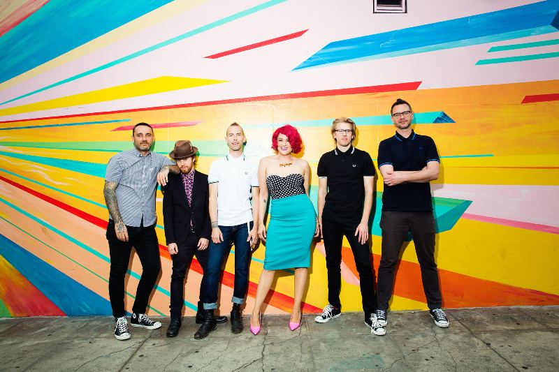 Save Ferris se presentan hoy en el Pepsi Center.