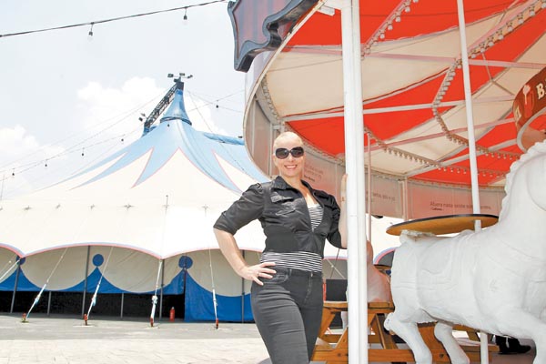 La carpa se ha divesificado y ahora presenta todo tipo de espectáculos.