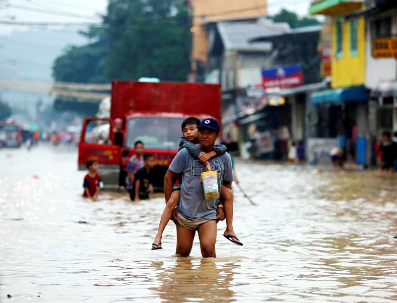 Entre 15 y 20 tifones visitan todos los años Filipinas durante la estación lluviosa, que por lo general comienza en junio y se prolonga hasta noviembr