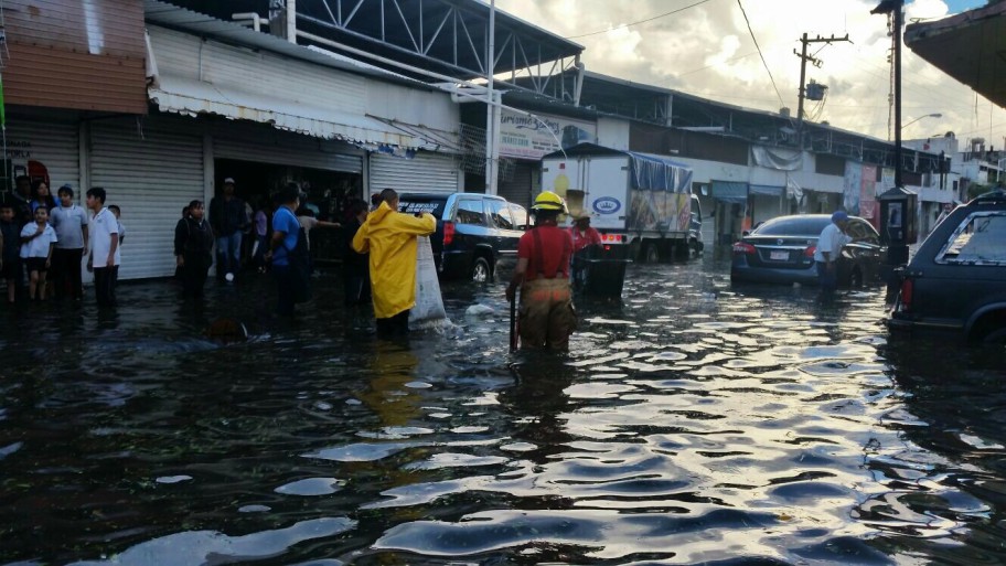 Los negocios agremiados a la Canacope en Durango, ven afectado el 5% de su mercancía por la lluvia.