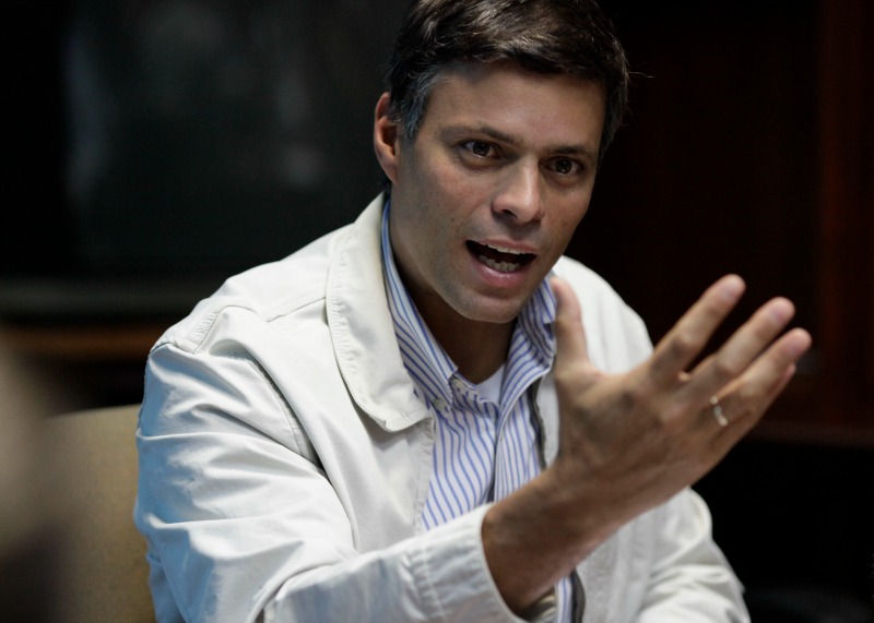 Preso desde febrero de 2014, López es acusado de incitar a la violencia durante manifestaciones ocurridas ese año y que dejaron 43 muertos.