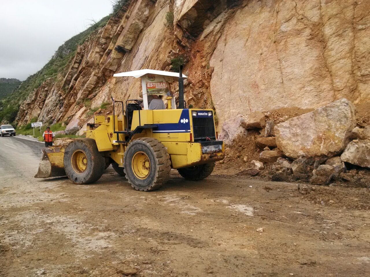 Se desgajó el Cerro de la "Cuesta de la Fortuna" en Lerdo.