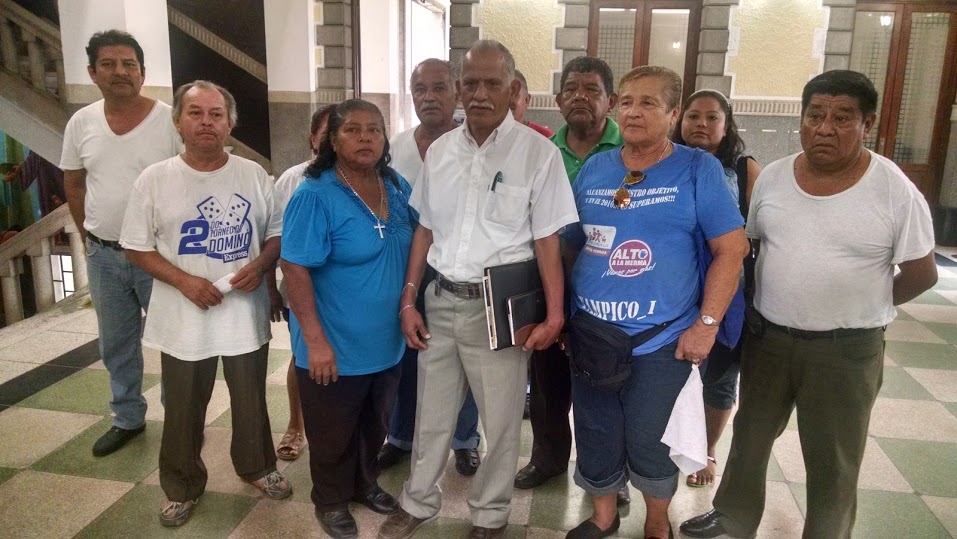 Se reunieron comerciantes de la zona para hacer un llamado al alcalde. 