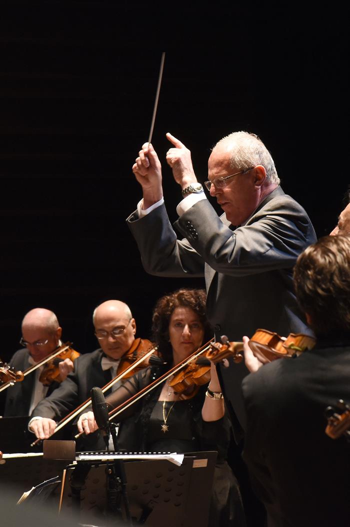 Pedro Pablo Kuczynski, presidente de Perú, también es músico y toca la flauta transversal.