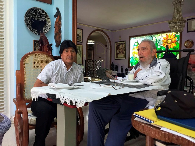 El presidente de Bolivia, Evo Morales, y el ex líder cubano, Fidel Castro.