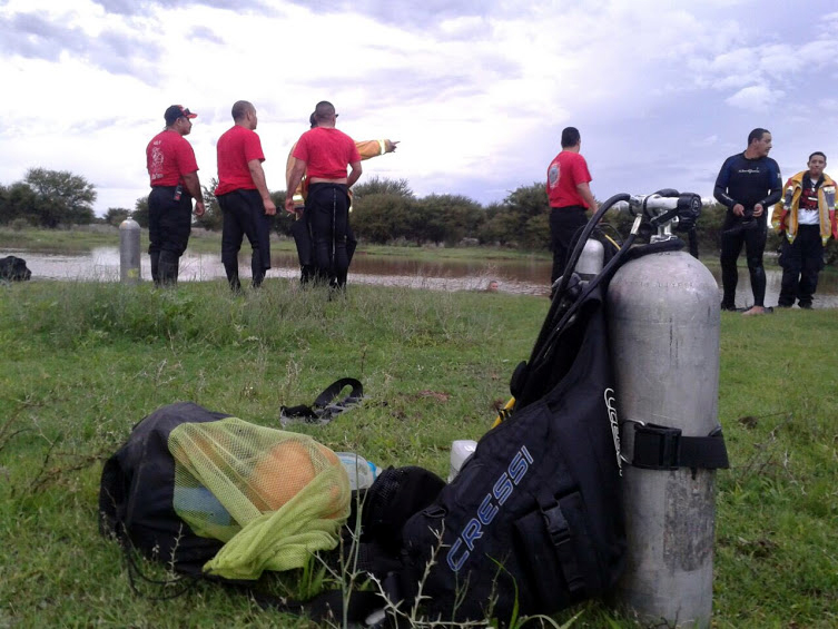 Fallece un niño de 14 años, al meterse a pescar en un río ubicado en El Arenal, Durango.