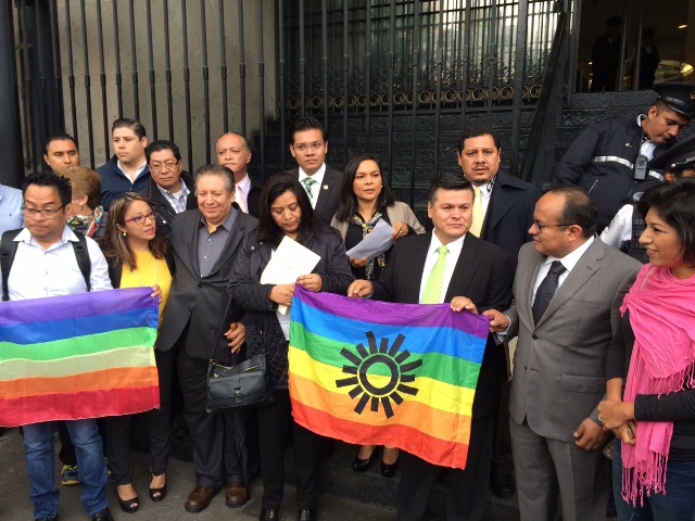 El PRD acusa los jerarcas de la Iglesia católica de interferir en asuntos de Estado. 
