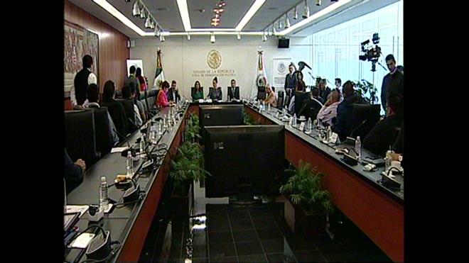 Los agentes federales fueron colocados en el salón Protocolo de la Junta de Coordinación Política de espaldas a las cámaras de video y fotógrafos de l