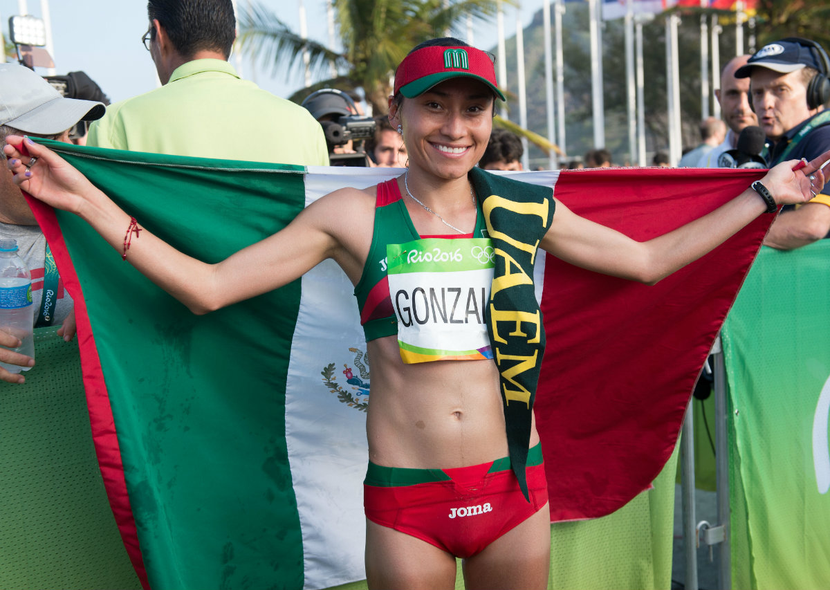 Marchista 'Lupita' González feliz por su medalla de plata en Río 2016
