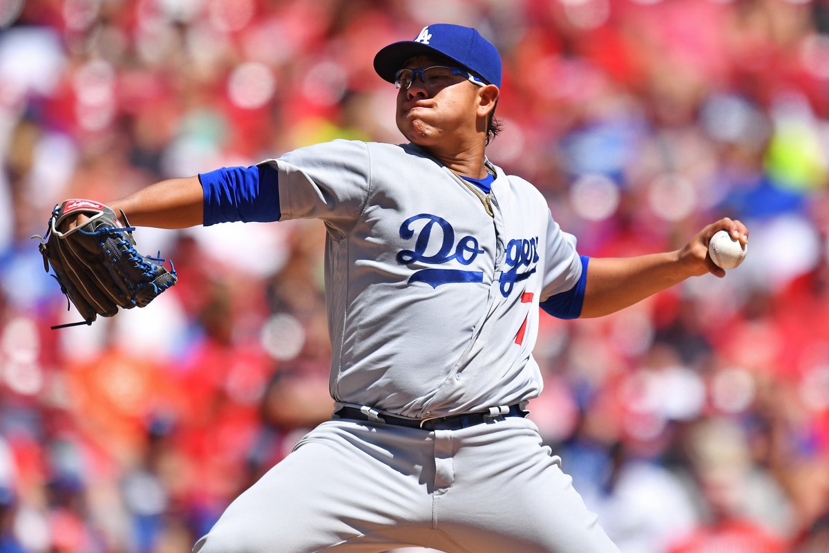 Julio Urías durante el encuentro contra los Rojos de Cincinnati