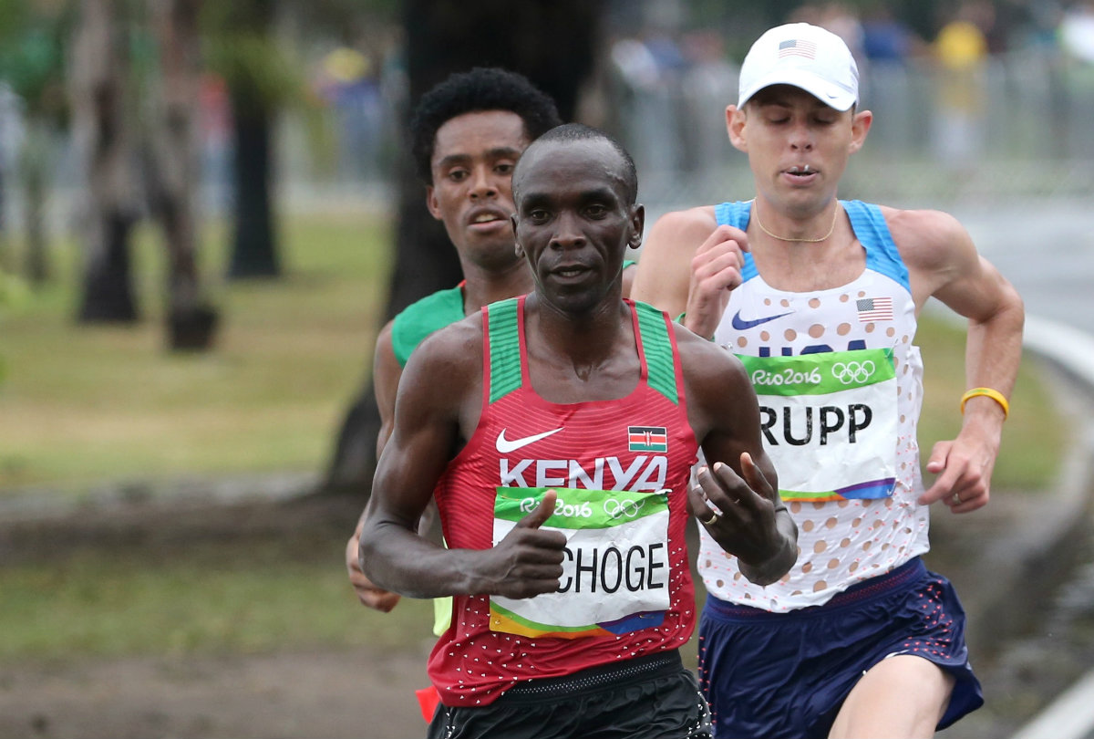 El keniano Eliud Kipchoge, el etíope Feyisa Lilesa y el estadunidense Galen Rupp