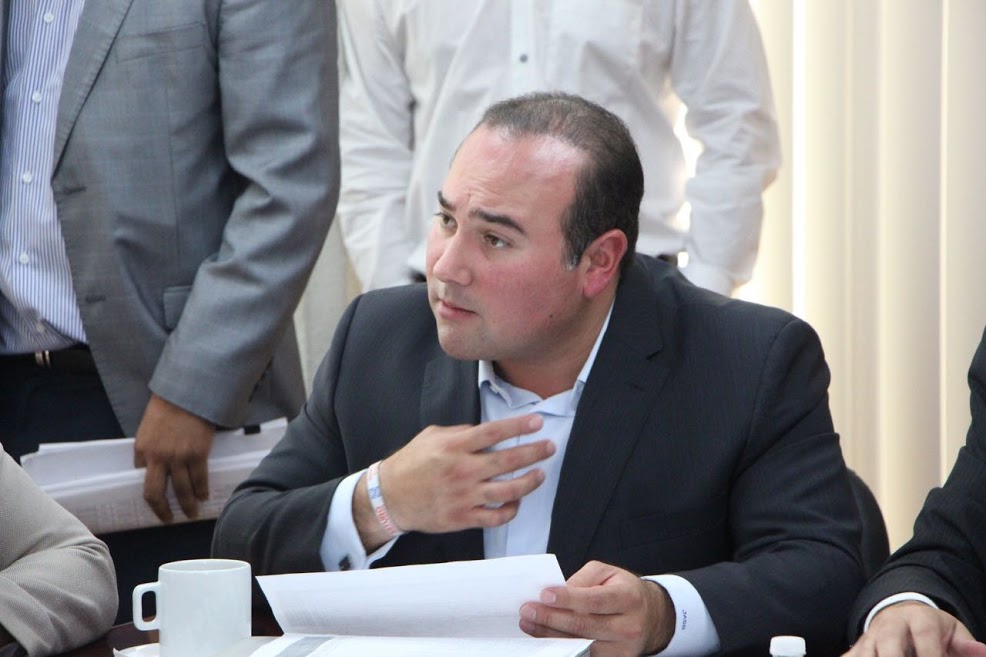El coordinador del PAN conminó a las autoridades a pensar en el beneficio de los ciudadanos. 