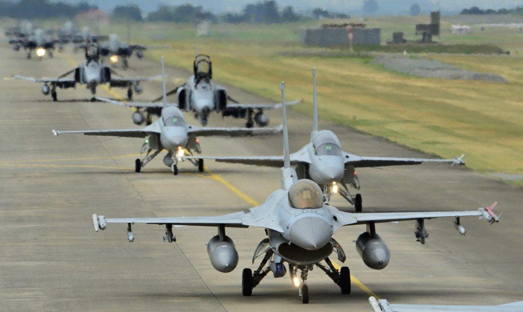 Las maniobras militares forman parte de una serie de ejercicios con el ejército de EU. 