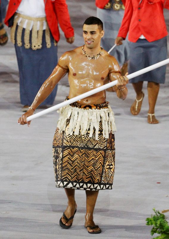 Pita Taufatofua, abanderado de Tonga durante la inauguración de Río 2016