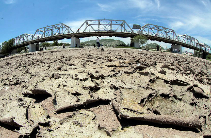 El agua se esperaba desde las 12:00 horas de este martes, pero debido a las cribas que se encuentran en Lerdo en donde existen grandes pozos, se retra