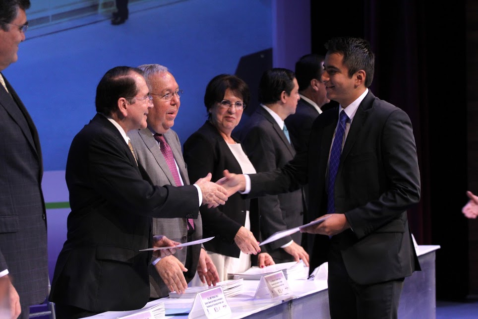 Nuevo León cuenta con 3 mil 600 científicos y tecnólogos, pero necesita al menos 36 mil para estar a la par de países Europeos. 