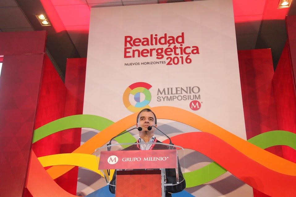 Leopoldo Rodríguez Olivé, expositor. 