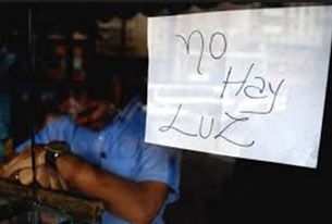 Negocios se quedan sin luz.