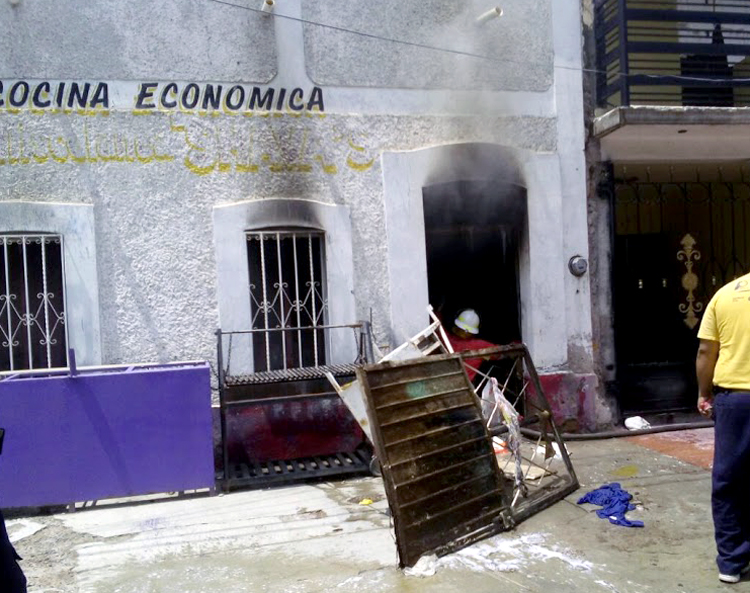 Al lugar acudieron elementos de la Policía de Gómez, al igual que Bomberos, Protección Civil y Cruz Roja para apoyar.
