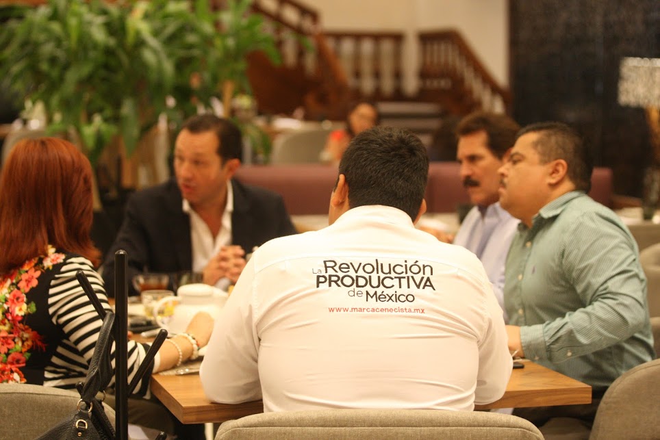 A la reunión acudieron los dirigentes de la CTM, CNOP, CROC y de la Confederación Nacional Campesina. 