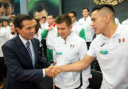 En Twitter, Presidencia de México informó sobre la reunión del mandatario con toda la delegación mexicana que viajó a Río para los Juegos Olímpicos. 