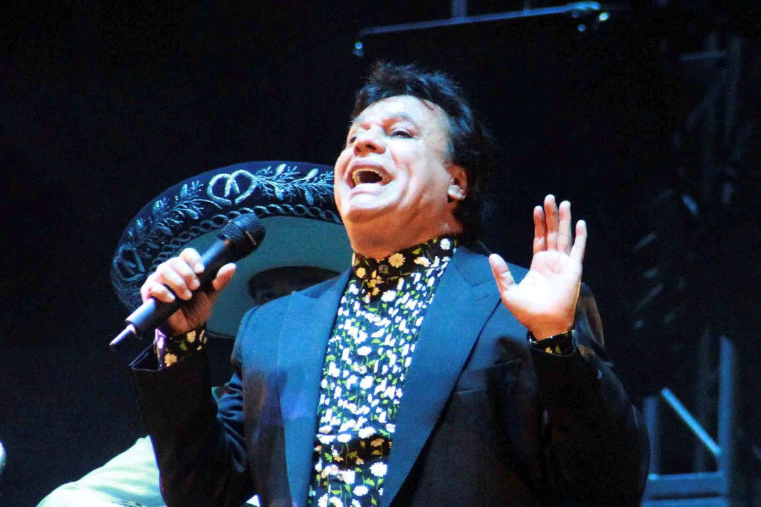 Juan Gabriel murió ayer a los 66 años. 