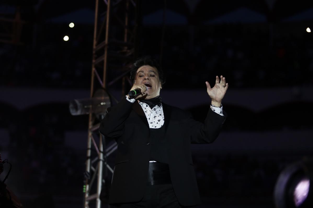 Se rendirá homenaje a Juan Gabriel en el Estadio Chivas