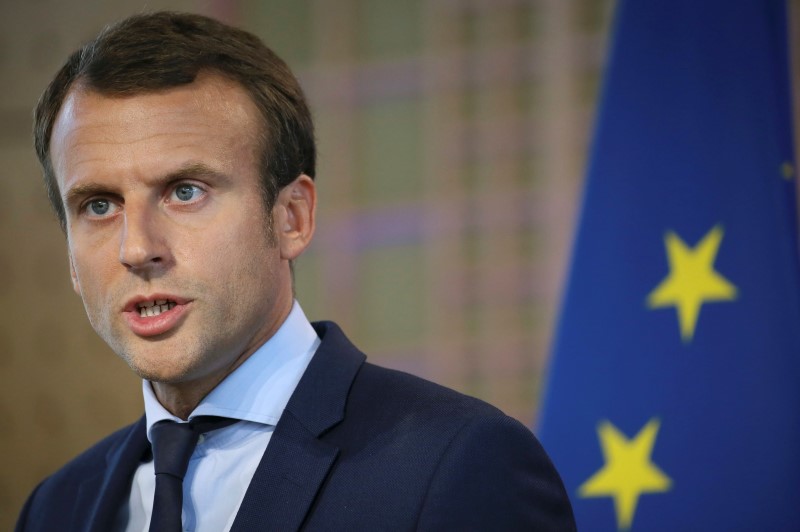 El saliente ministro de Economía de Francia, Emmanuel Macron, durante una conferencia de prensa tras su renuncia, en el Ministerio de Economía.
